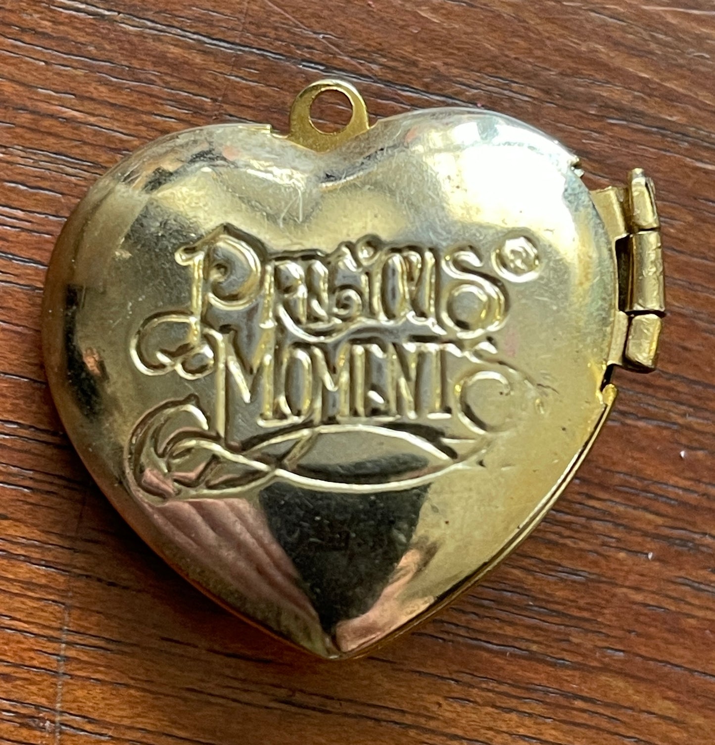 Vintage Gold Tone Precious Moments Heart Cameo Locket