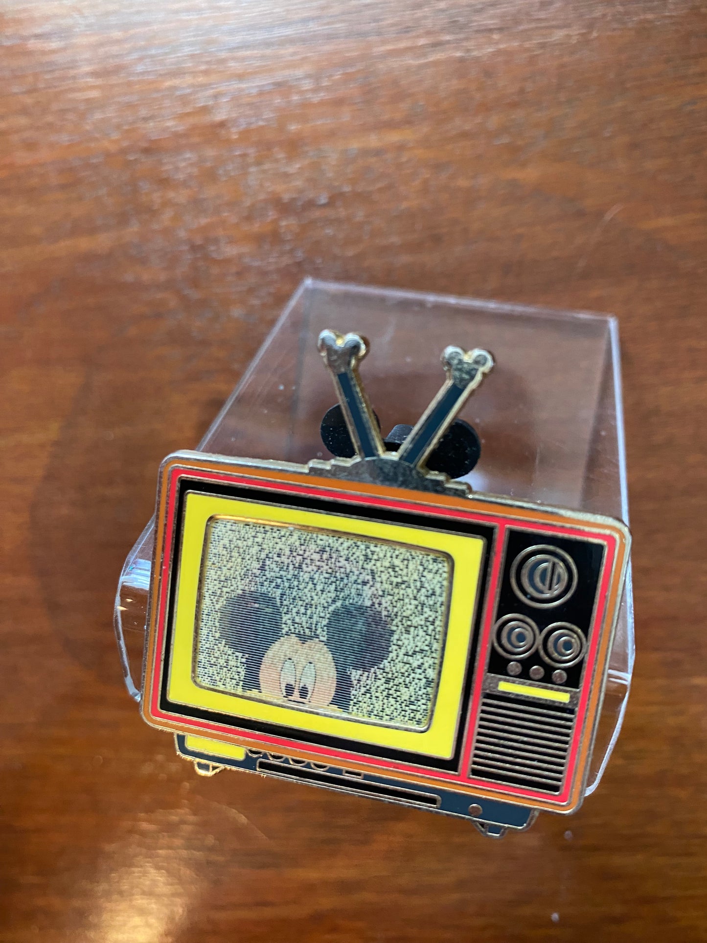 Disney Enamel Mickey Mouse 3D Lenticular Television TV Collectible Oin Brooch