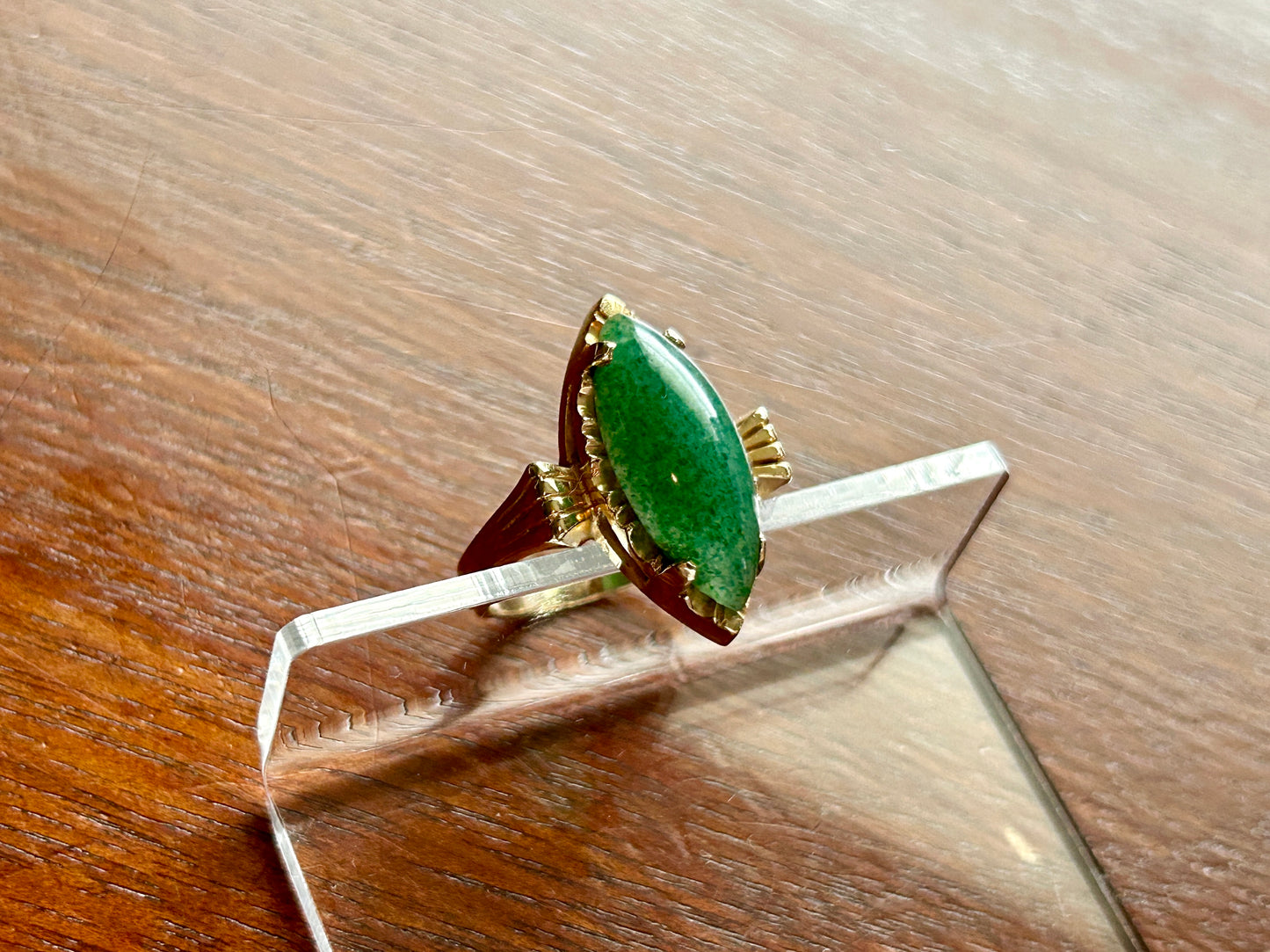 Vintage 14k Yellow Gold Nephrite Jade Navette Ring Sz 7.75