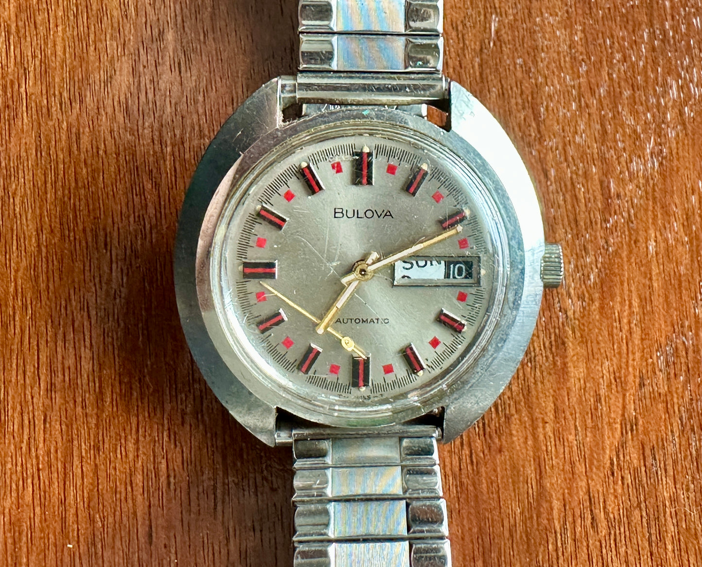 Vintage 1970s Bulova Jet Star Mens Space Age Design Wristwatch Stainless Steel