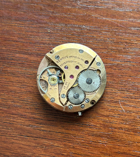 Vintage Benrus Manual Wind 17J Model DR2F1 Wrist Watch Movement