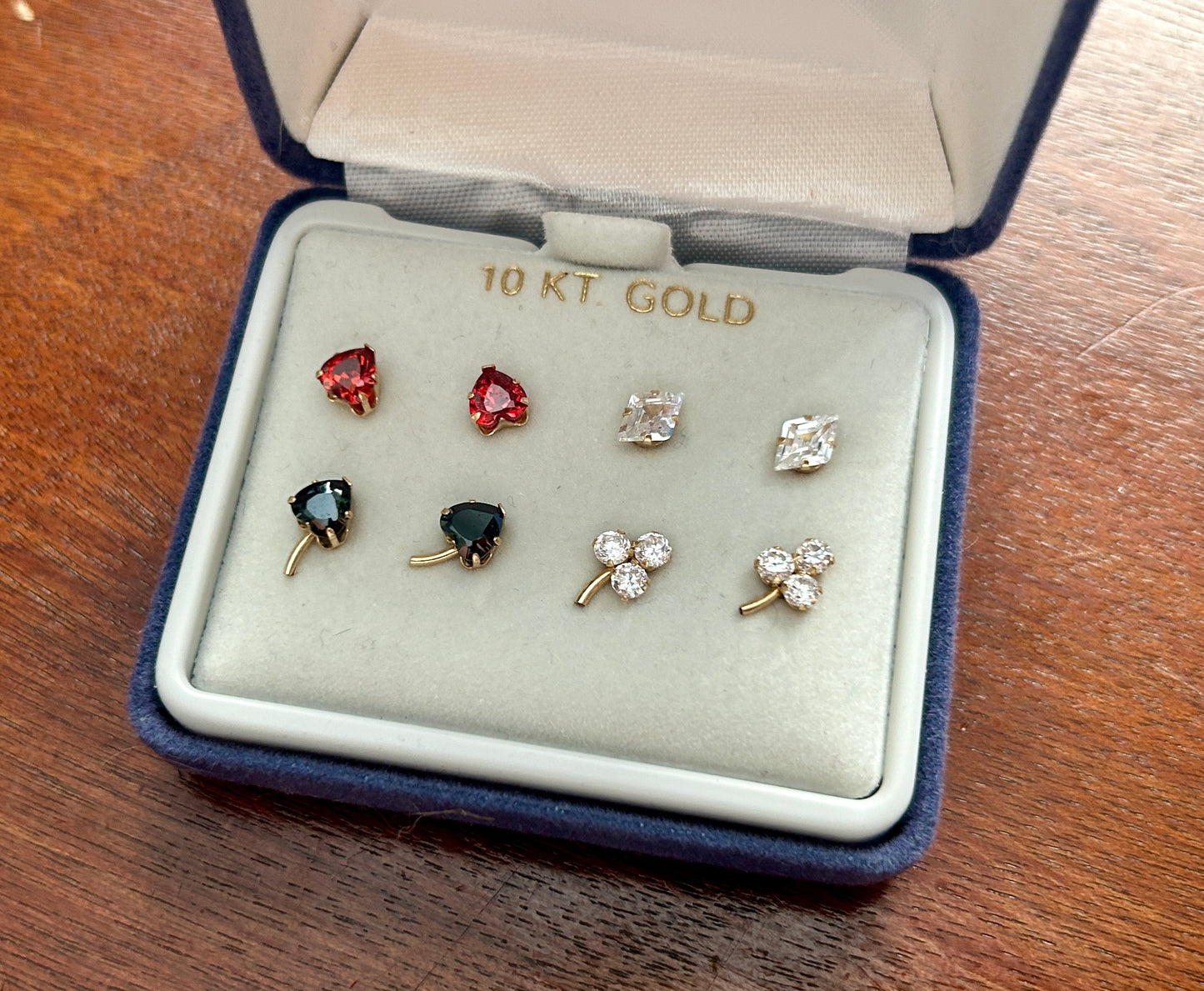 10k Yellow Gold Card Game Poker Stud Earring Set Hearts Spades Diamonds