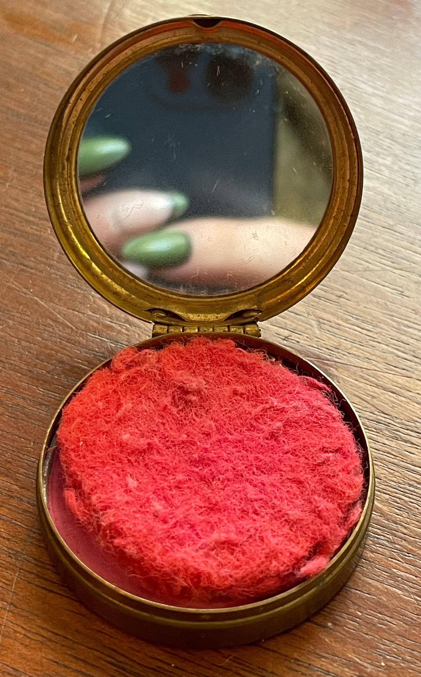 Vintage Barbara Gould New York Compact Full Rouge Puff