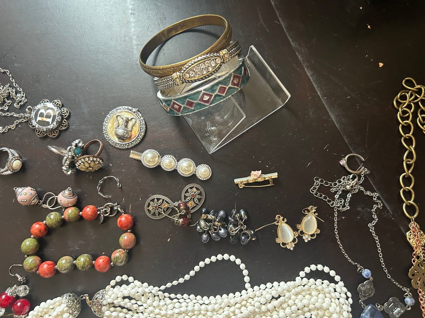 Vintage to Now Earthy Bead Jewelry Lot Necklaces Earrings Rings Braacelets 1.5lb