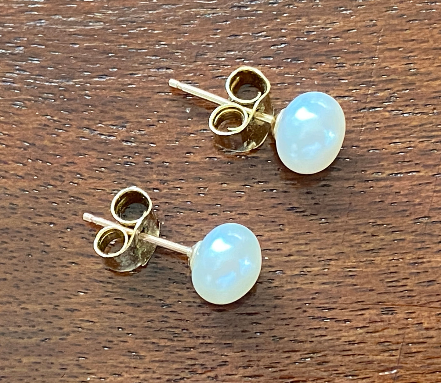 10k Yellow Gold 6mm Pearl Stud Pierced Earrings Signed CP