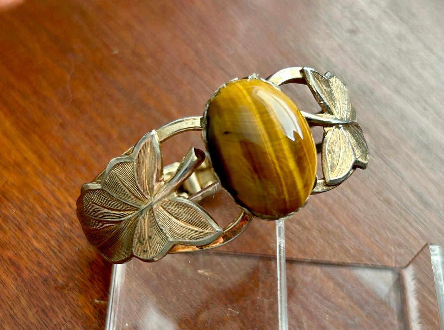 Vintage Gold Tone Leaf Clamper Bracelet Large Tiger Eye Cabochon Bracelet