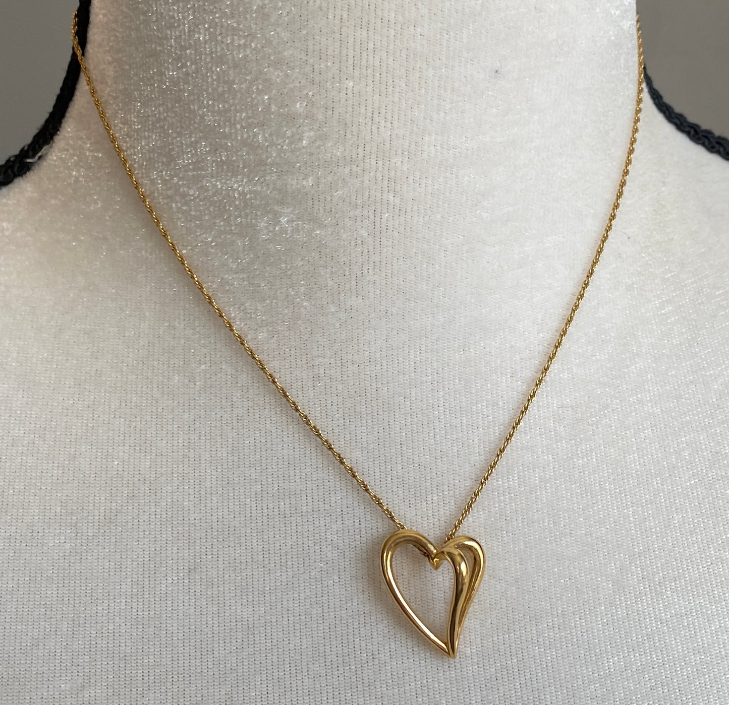 Vintage Gold Tone Metal Heart Cage Chain Necklace Pendant