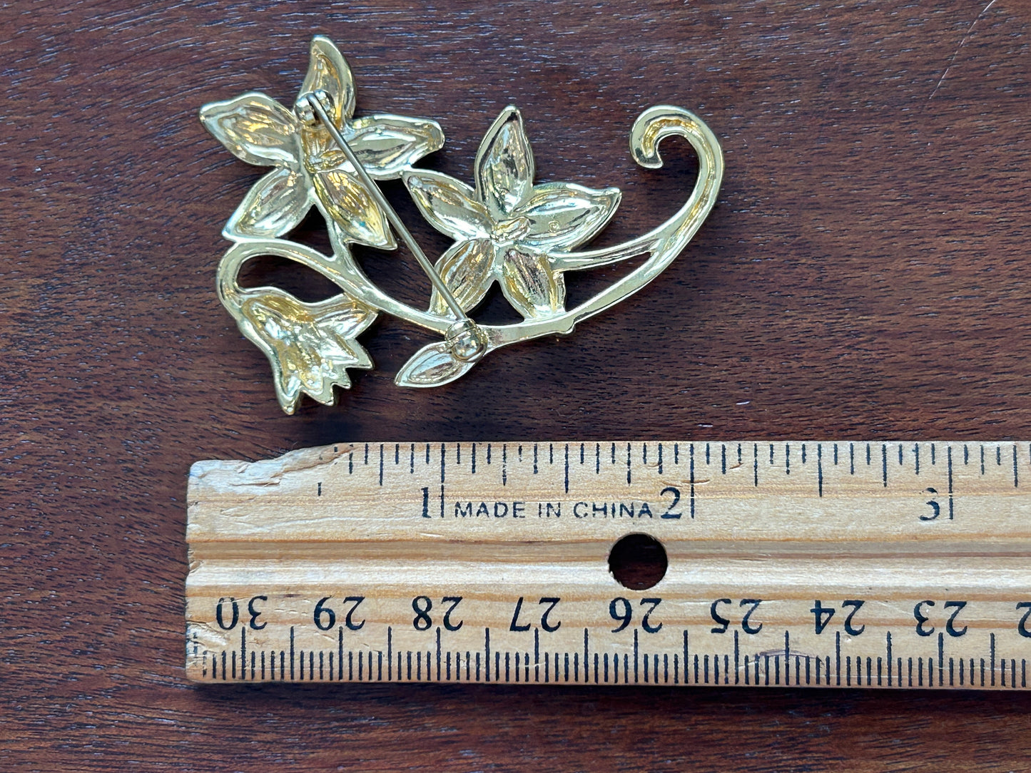 Vintage Large Unsigned Gold Tone Flower Branch Spring Brooch Pin