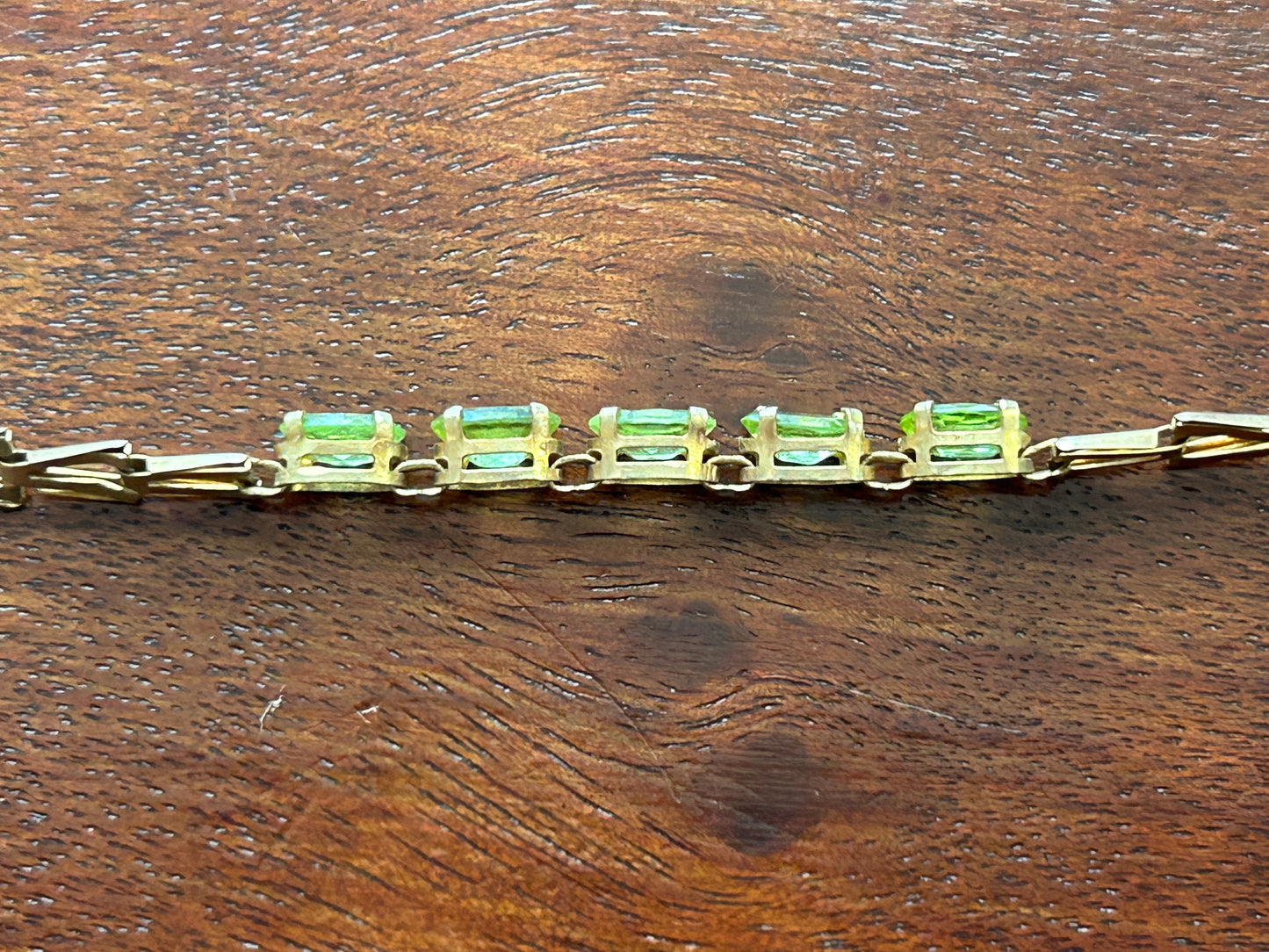 10k Yellow Gold Oval Peridot Chain Link Bracelet