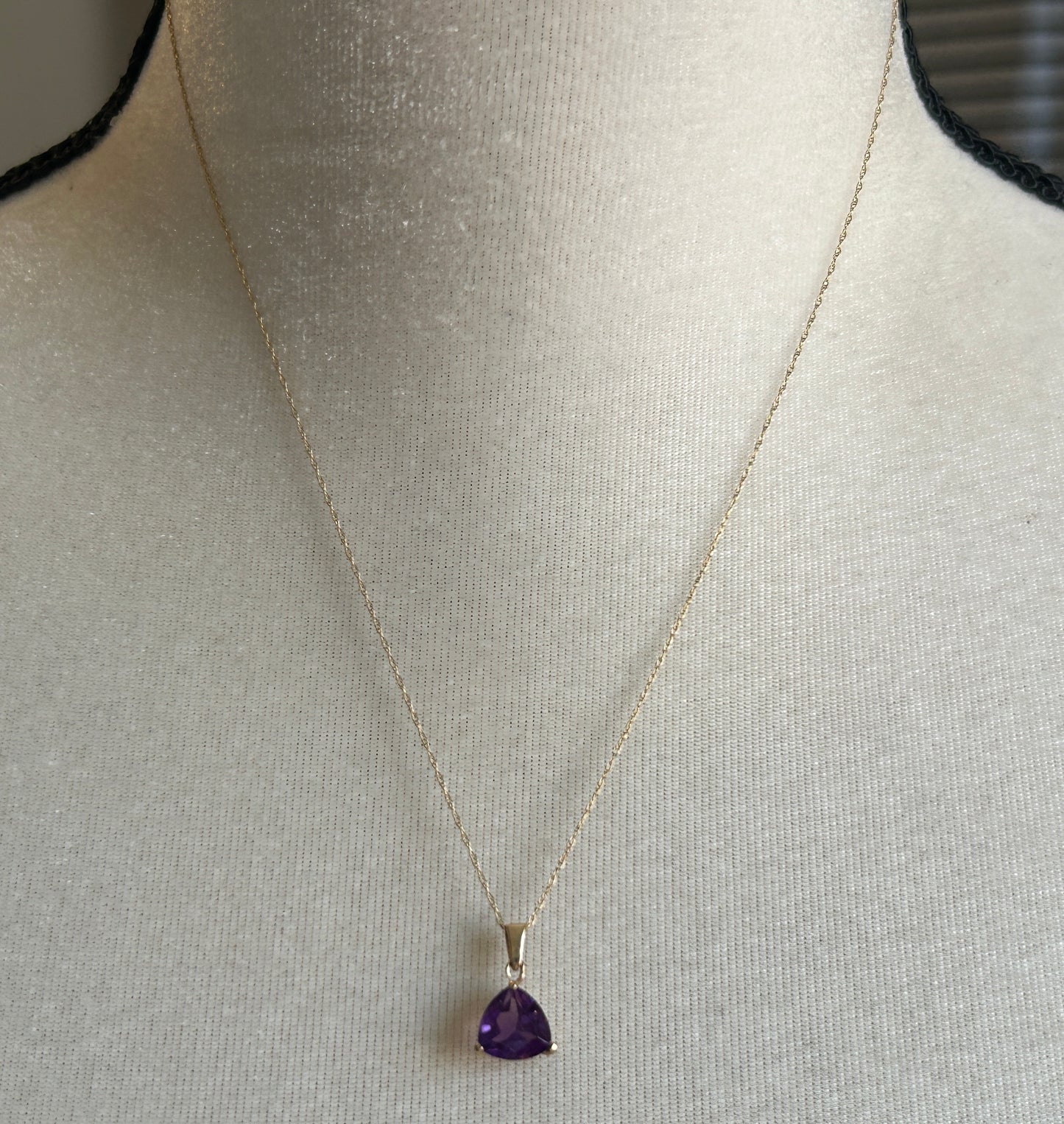 10k Yellow Gold Trillion Cut Amethyst Pendant Necklace Chain