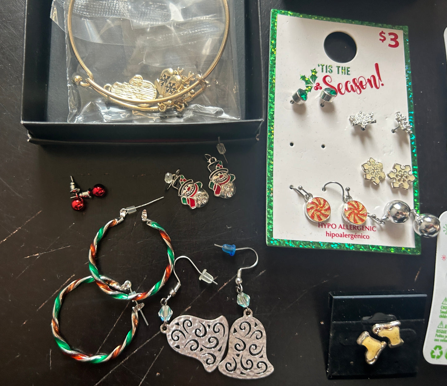 Contemporary Avon Winter Theme Jewelry Lot Snowflakes Snowmen Brooch Earrings