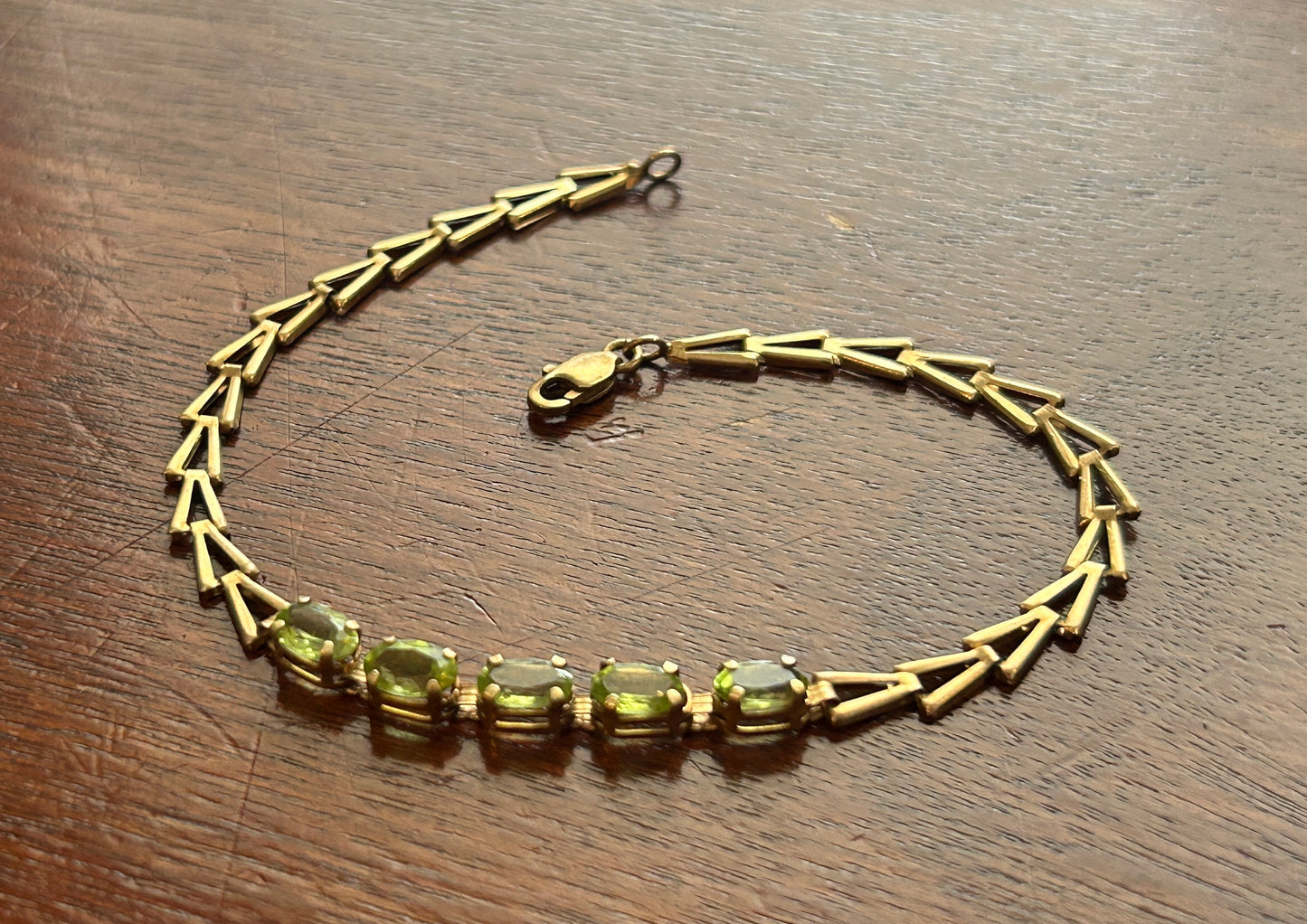 10k Yellow Gold Oval Peridot Chain Link Bracelet