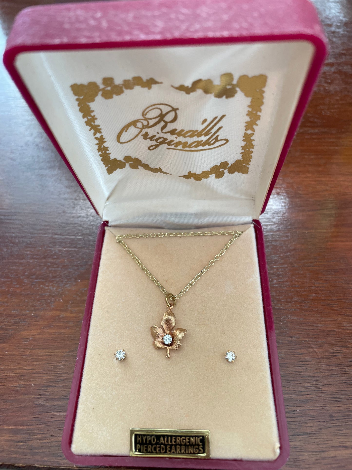 Vintage Gold Plate Rhinestone Necklace Earrings Stud Set in Box
