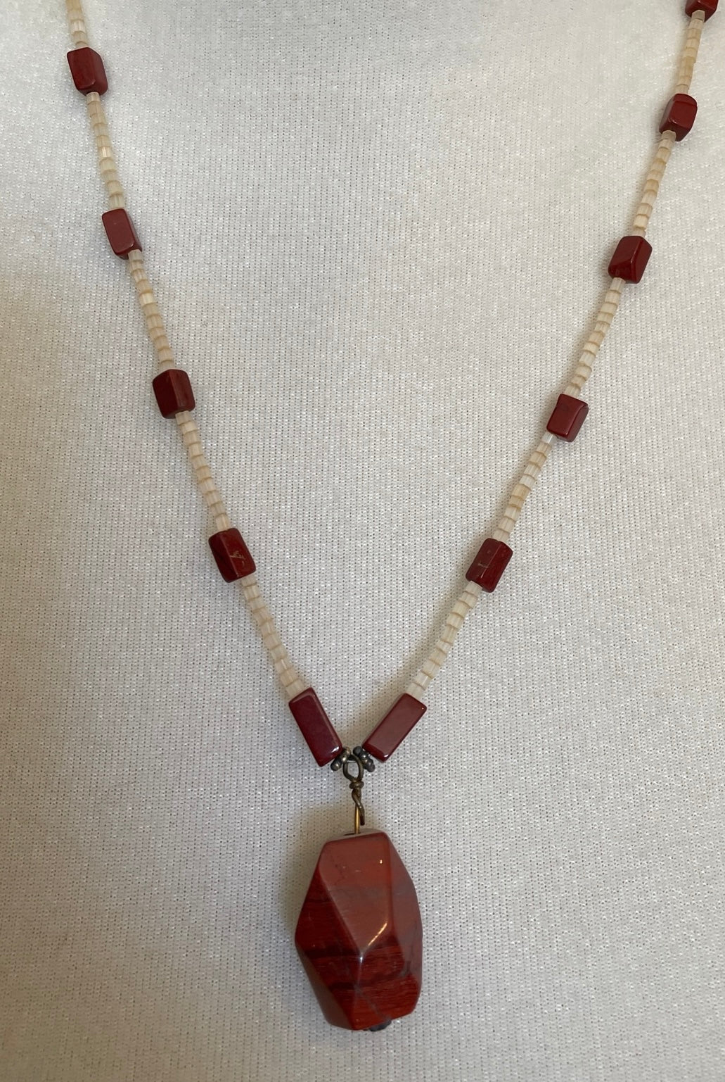 Vintage Red Jasper Mother of Pearl Bead Pendant Necklace