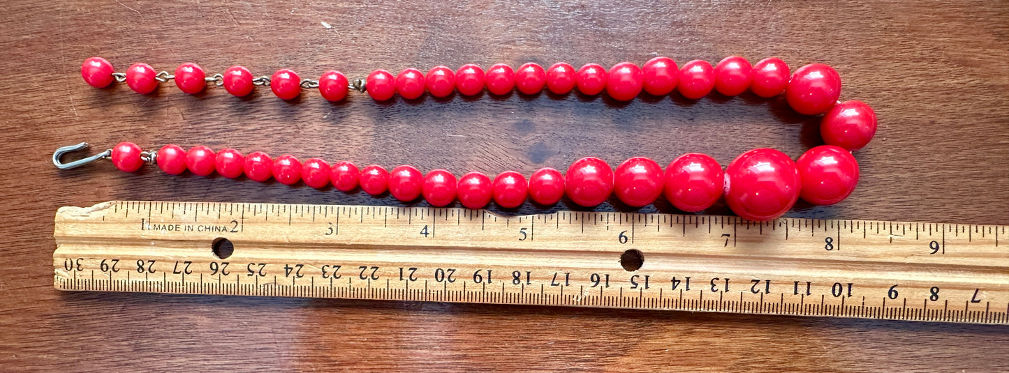 Vintage Cherry Red Graduated Plastic Bead Choker Necklace Adjustable