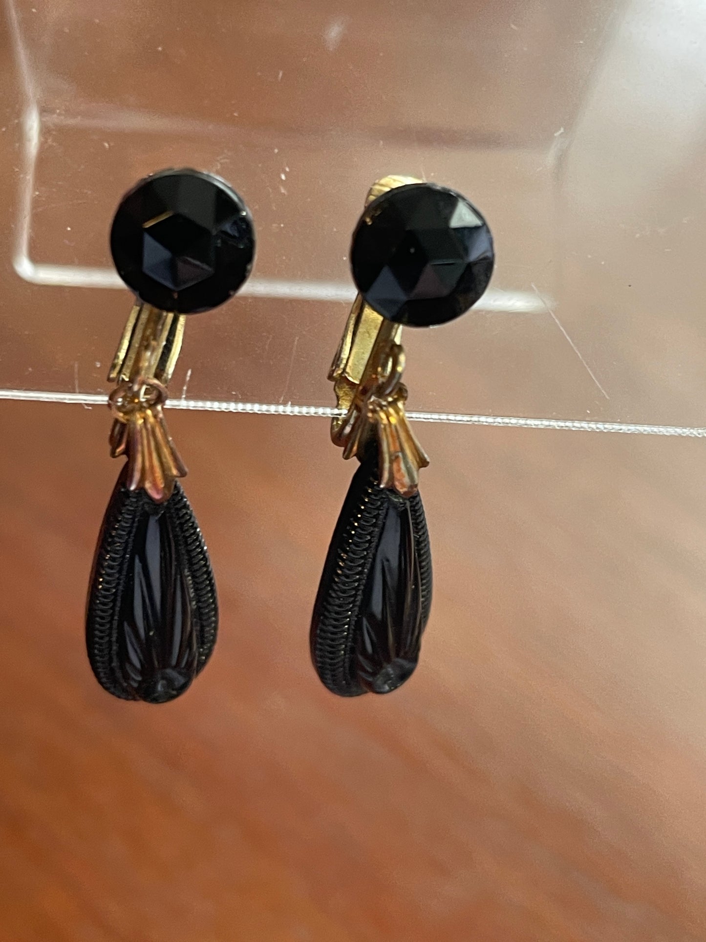 Vintage Goldtone & Black Stone Drop Dangle Clip On Earrings