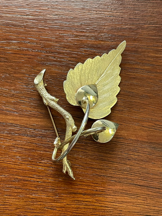 Vintage Gold Tone Large Leaf Brooch Pin