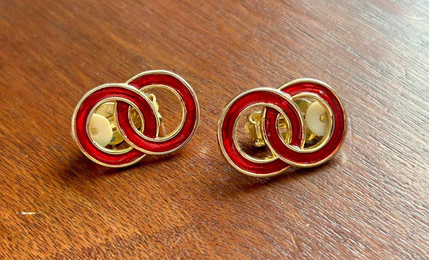 Vintage 80s Gold Tone Red Enamel Clip On Earrings