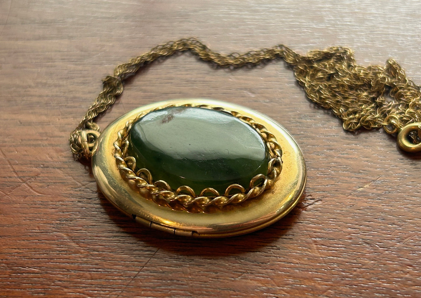 Vintage Large Jade Cabochon 12k Yellow Gold Filled Locket Pendant Necklace Chain
