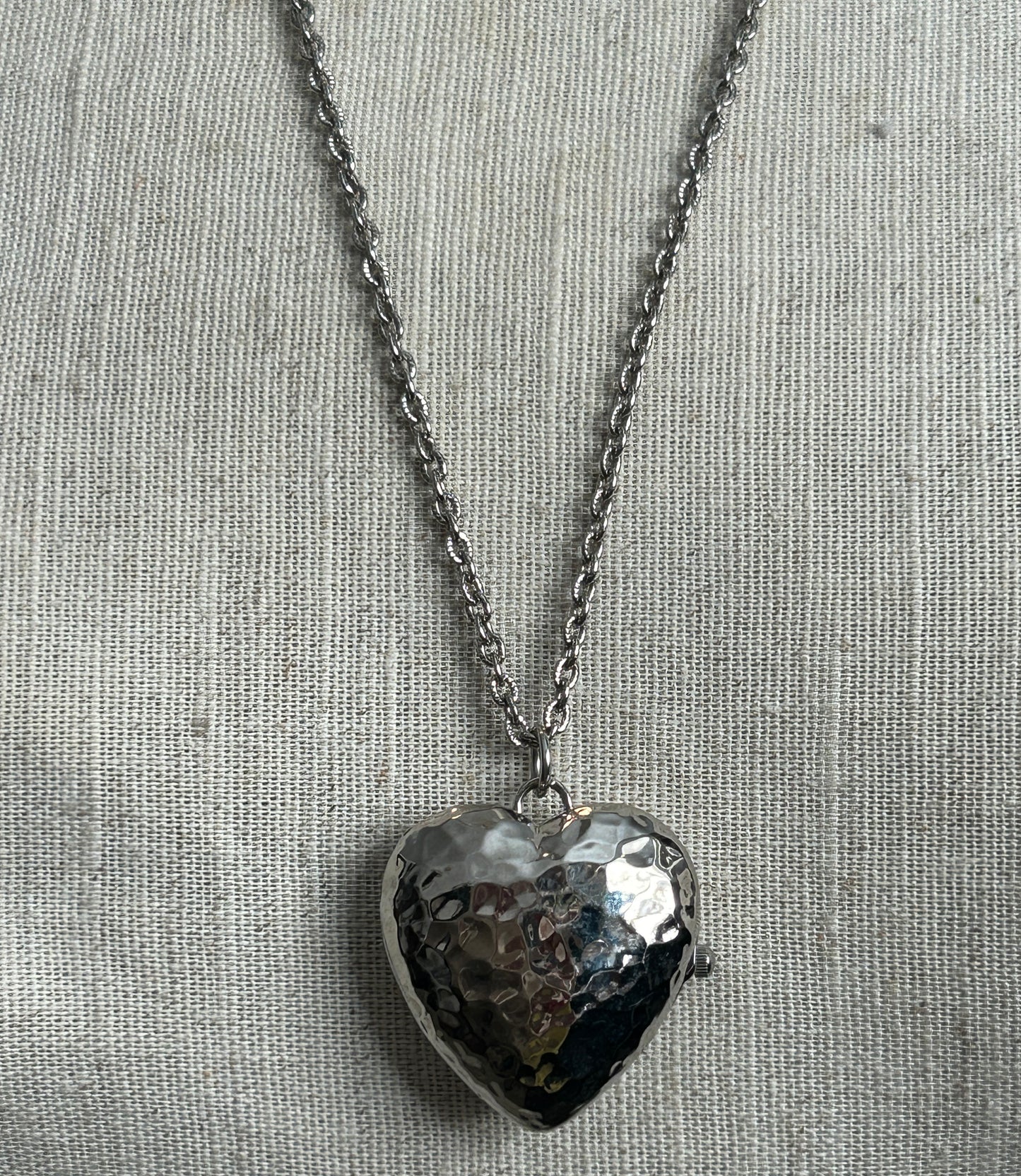 Vintage Hammered Silver Tone Puffy Heart Locket Watch Japan