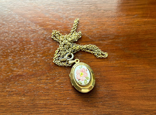 Vintage Gold Tone Chain Necklace Hand Painted Oval Porcelain Locket Pendant