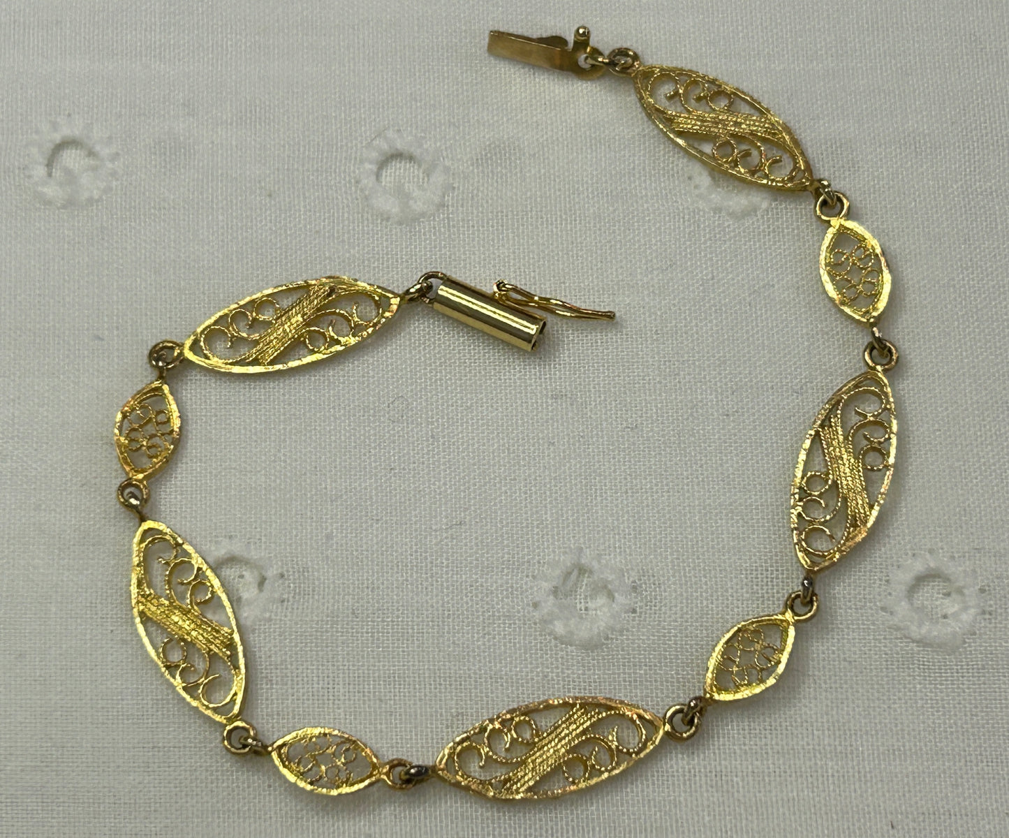 14k Yellow Gold Filigree Bracelet 7" Long