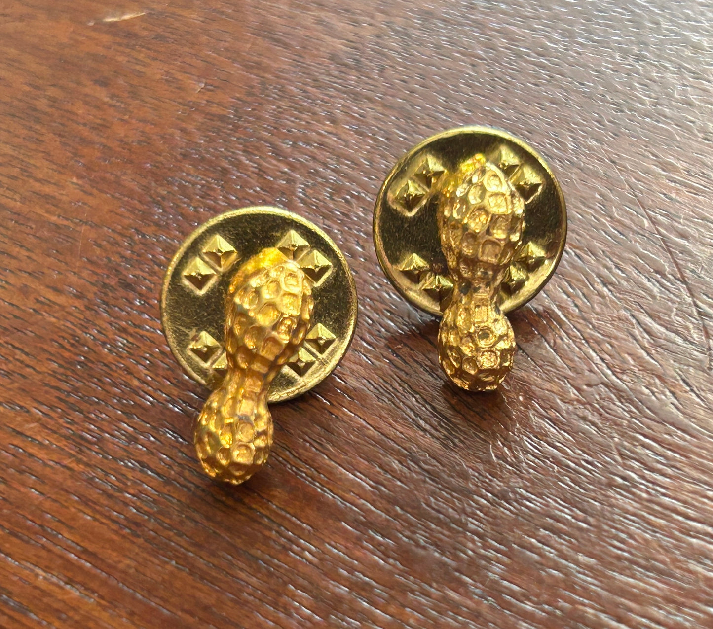 Set of 2 Vintage Gold Tone Peanuts Pins Pinbacks