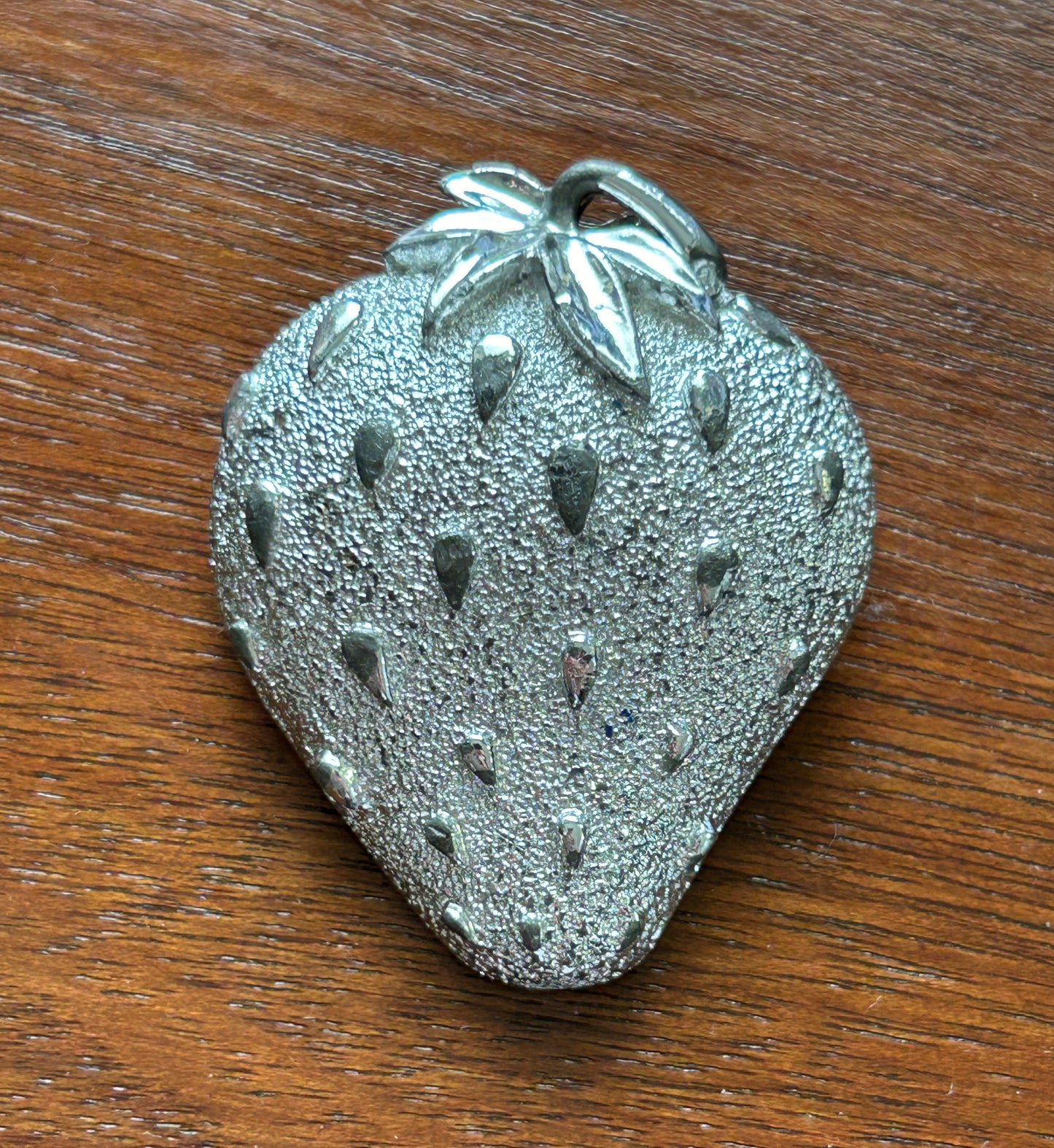 Vintage Sarah Coventry Silvertone Large Strawberry Brooch Pin