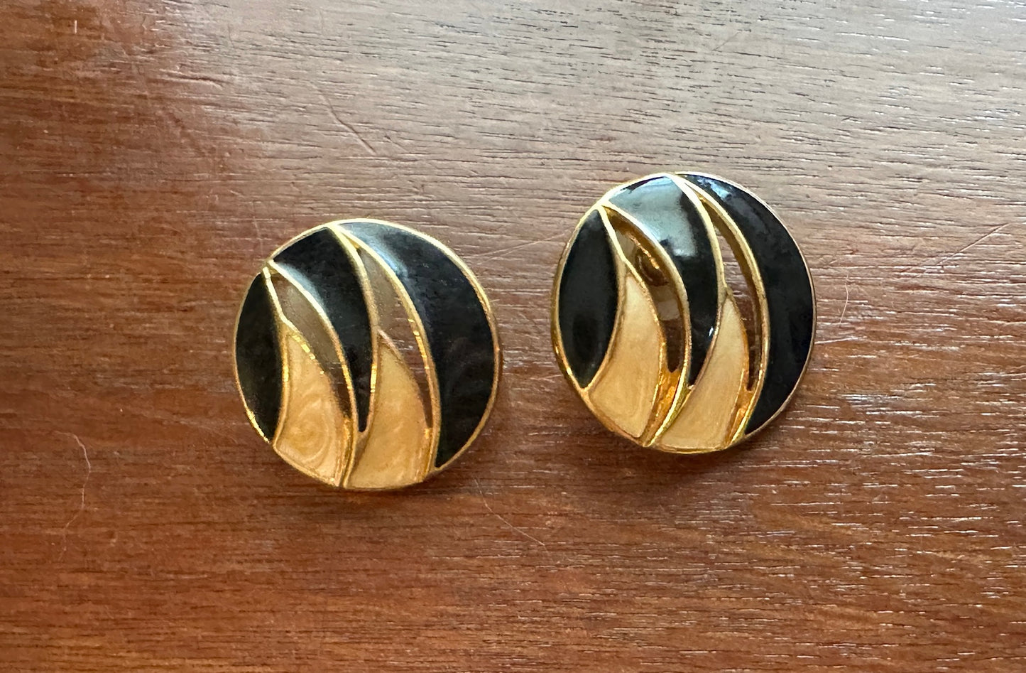 Vintage Crown Trifari Signed Round Black Cream Enamel Gold Cut Out Earrings