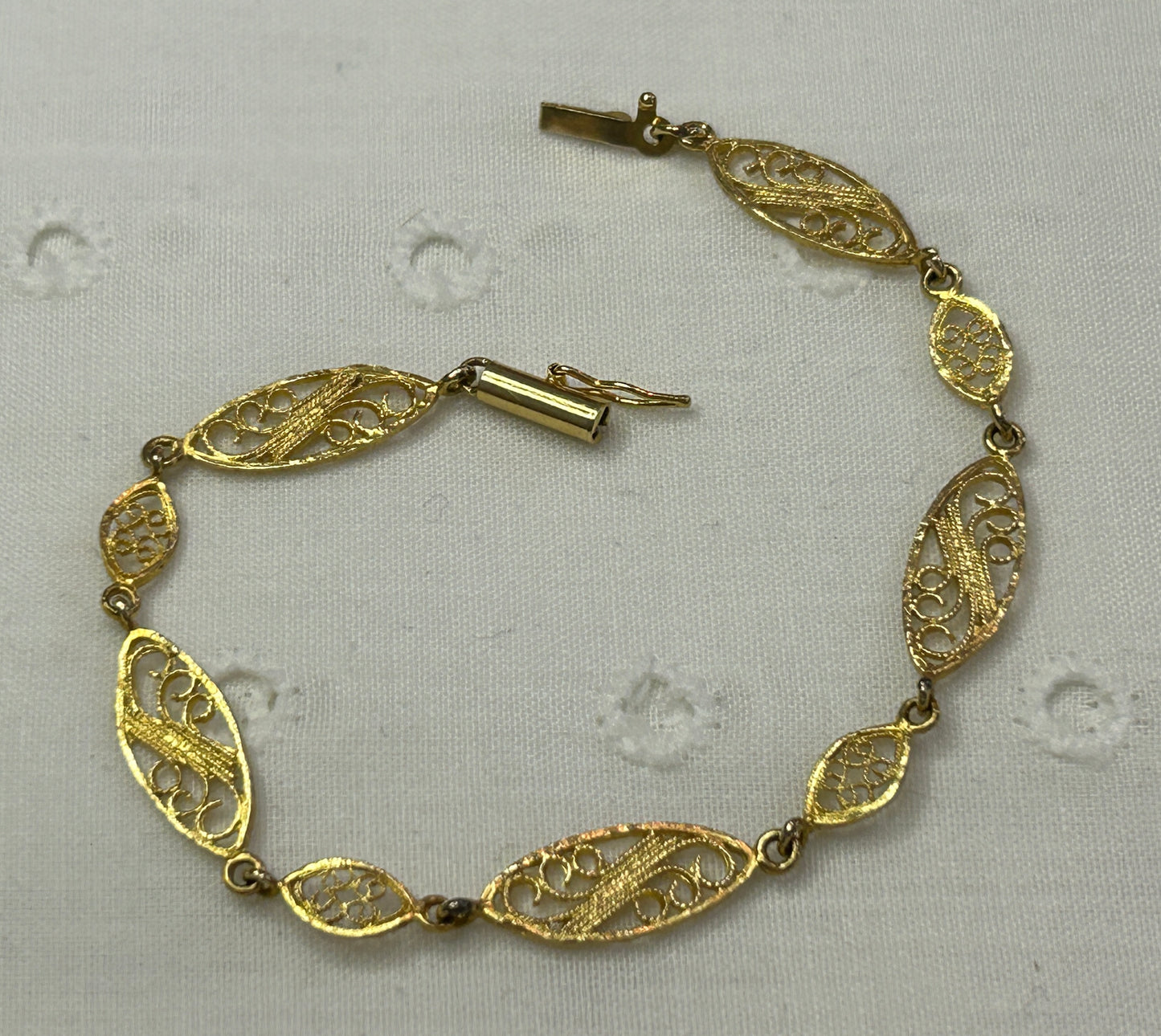 14k Yellow Gold Filigree Bracelet 7" Long