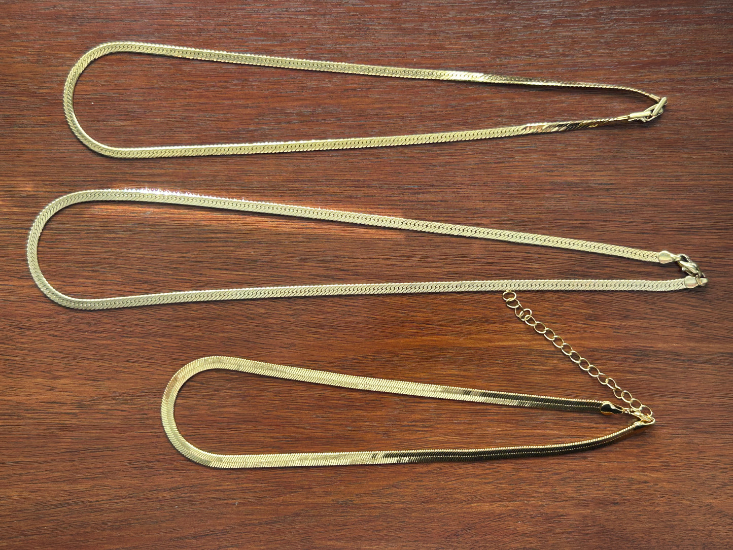 Set Lot of 3 Gold Tone Herringbone Flat Chain Necklaces Varying Lengths