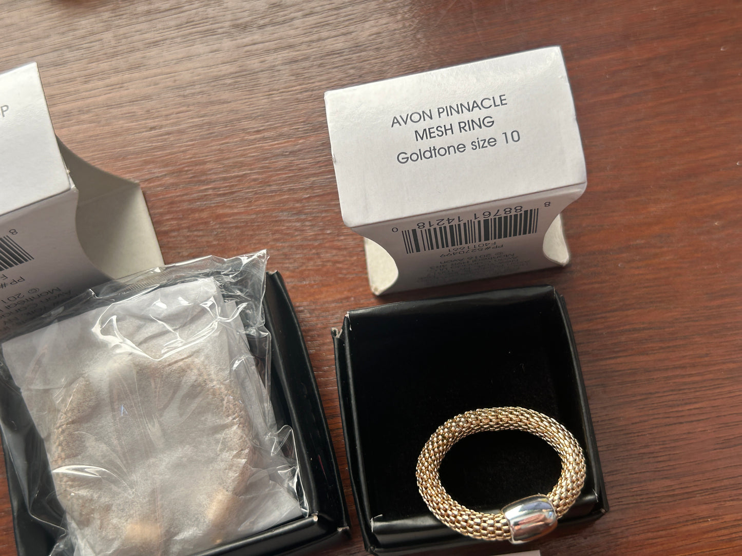 Avon Pinnacle Mesh Gold Tone Jewelry Set Earrings Ring Necklace in Box Some New