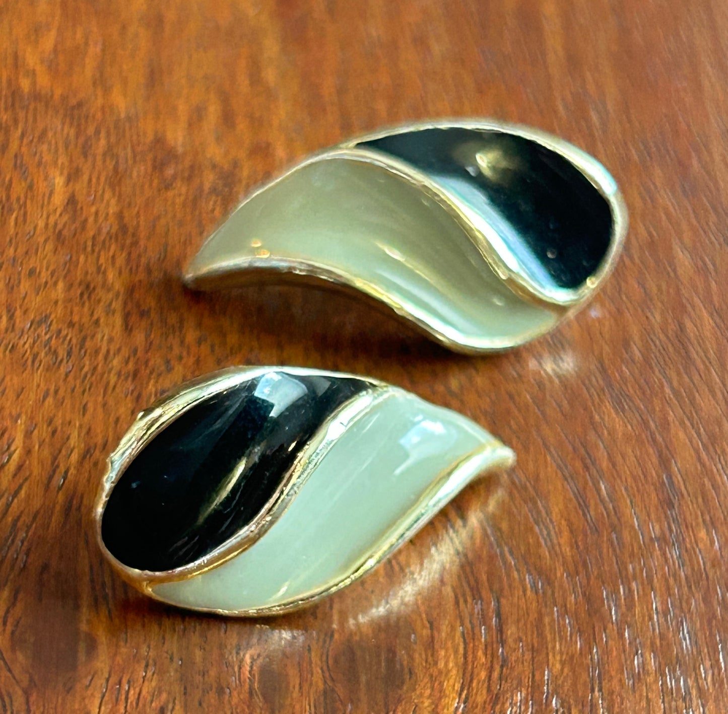 Vintage Gray Black Gold Tone Enamel Pierced Earrings