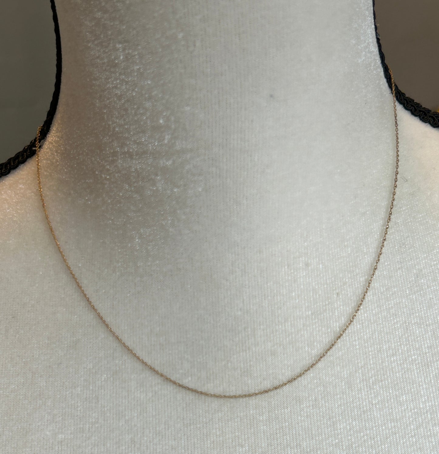 10k yellow Gold Thin Chain Necklace 18" Long