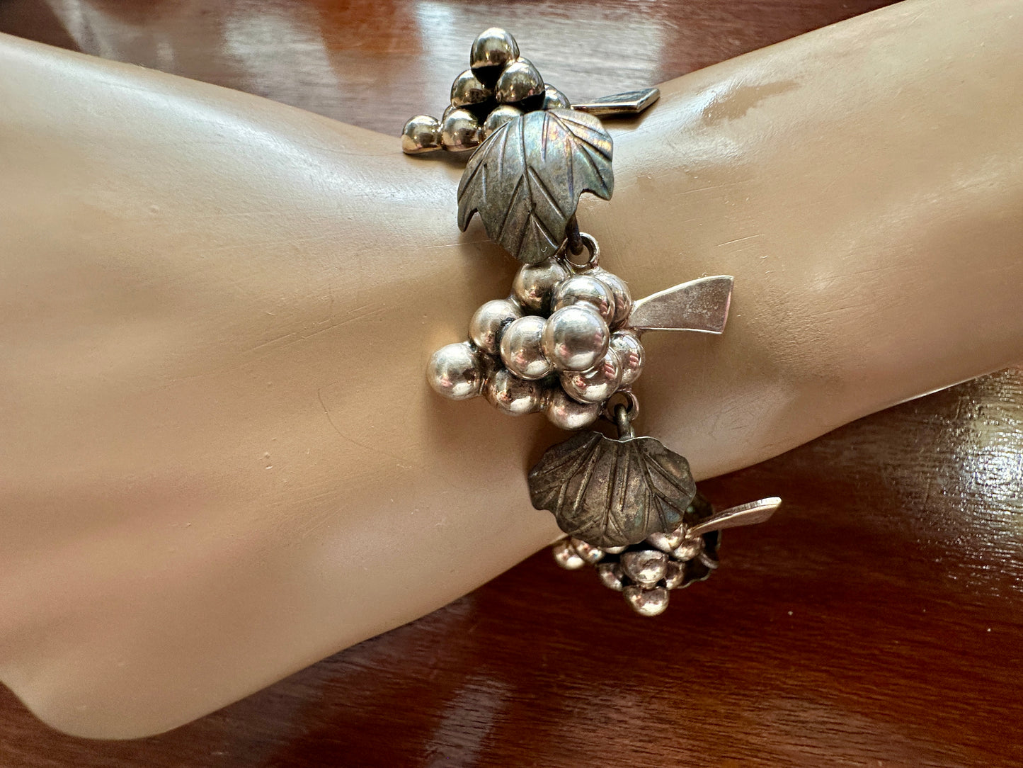 Heavy Vintage Taxco TC-294 Sterling Silver 925 Grape Cluster Leaf Panel Bracelet