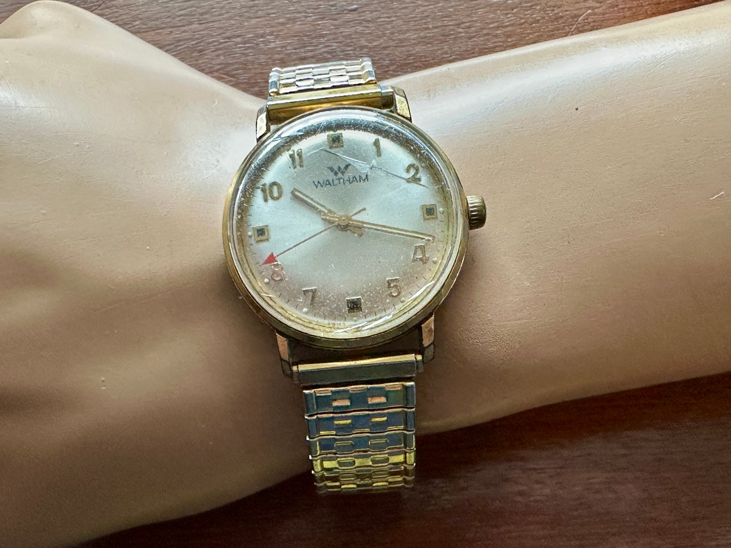 Vintage Mens Waltham Manual Wind Wristwatch Watch