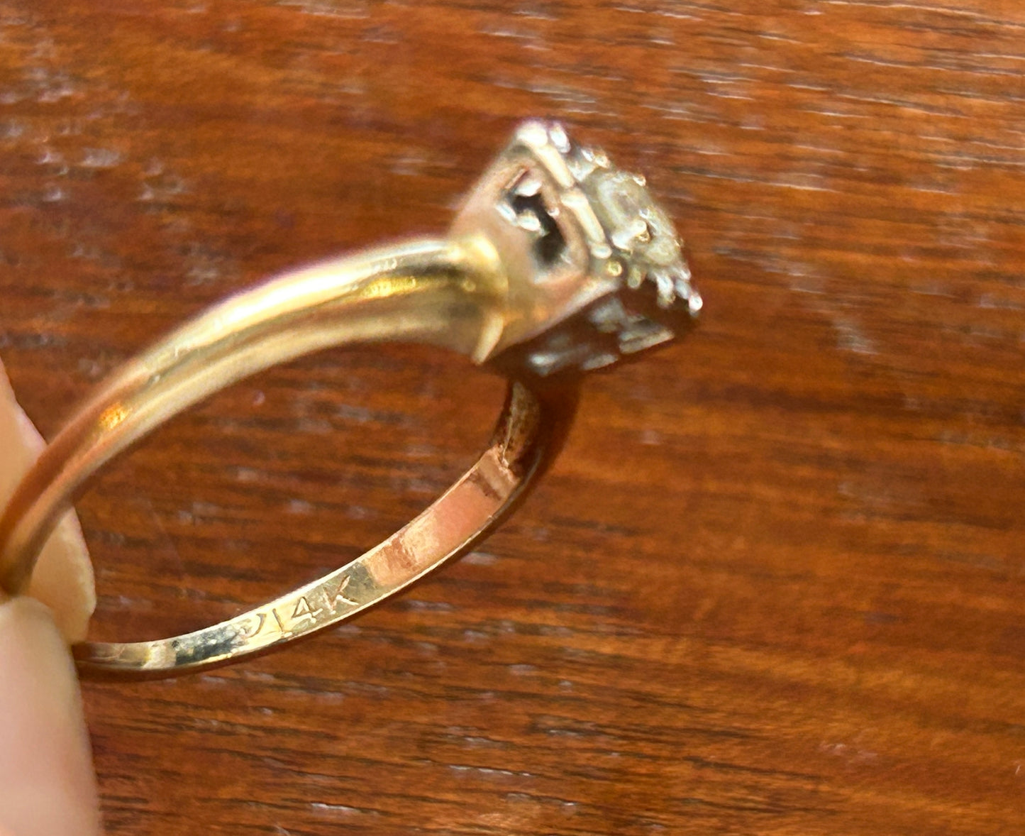 Vintage 14k Yellow Gold .17ct Round Diamond Engagement Ring Sz 6