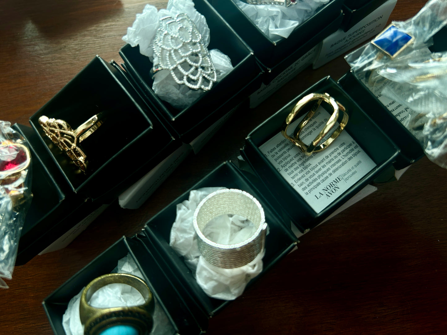 Lot of 11 Avon Rings Some New in Box All Sz 10 Cocktail Rhinestone Silver Gold