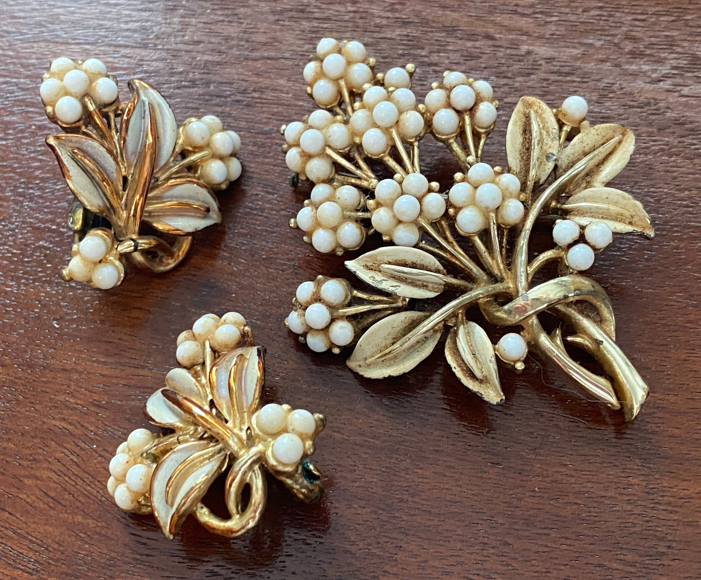 Vintage Signed Coro Gold White Painted Brooch Clip on Earrings Jewelry Set