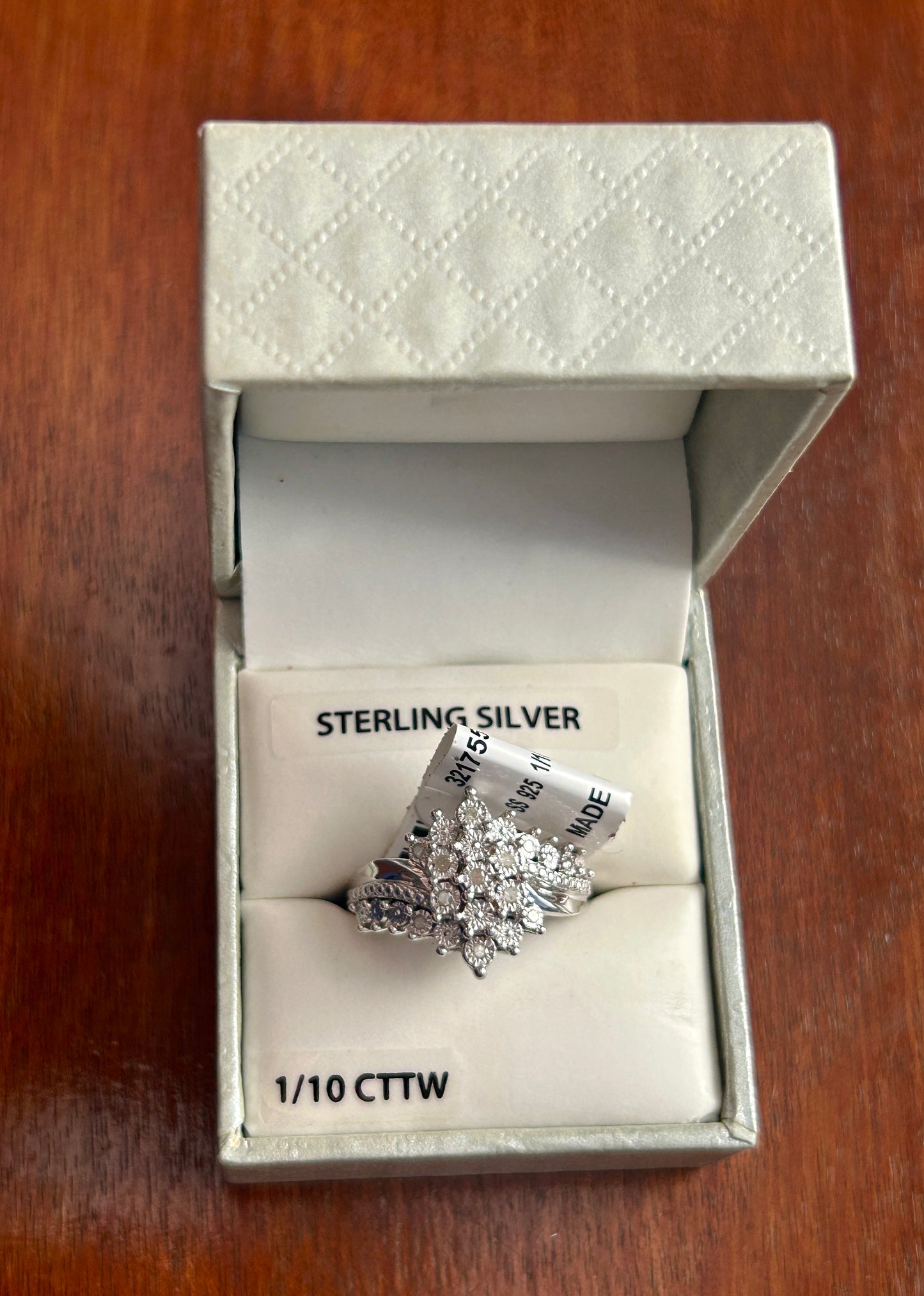 Sterling Silver 1/10cttw Diamond Cluster Cocktail Ring Sz 6.75