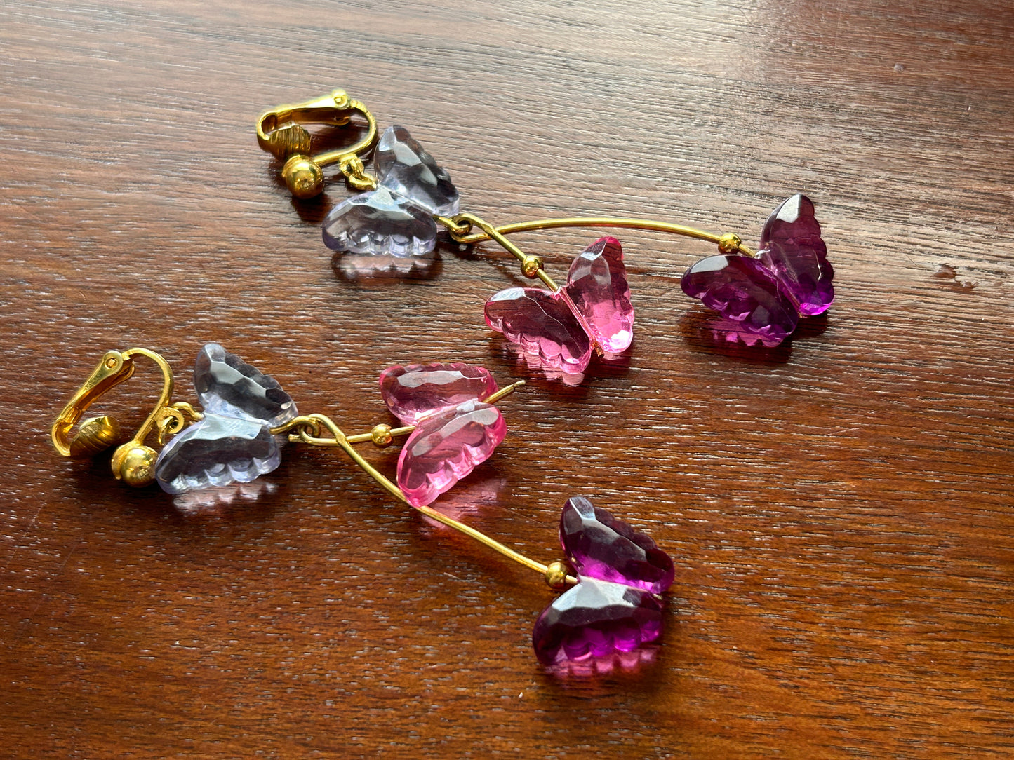 Vintage Avon Gold Tone Purple Pink Drop Clip On Earrings