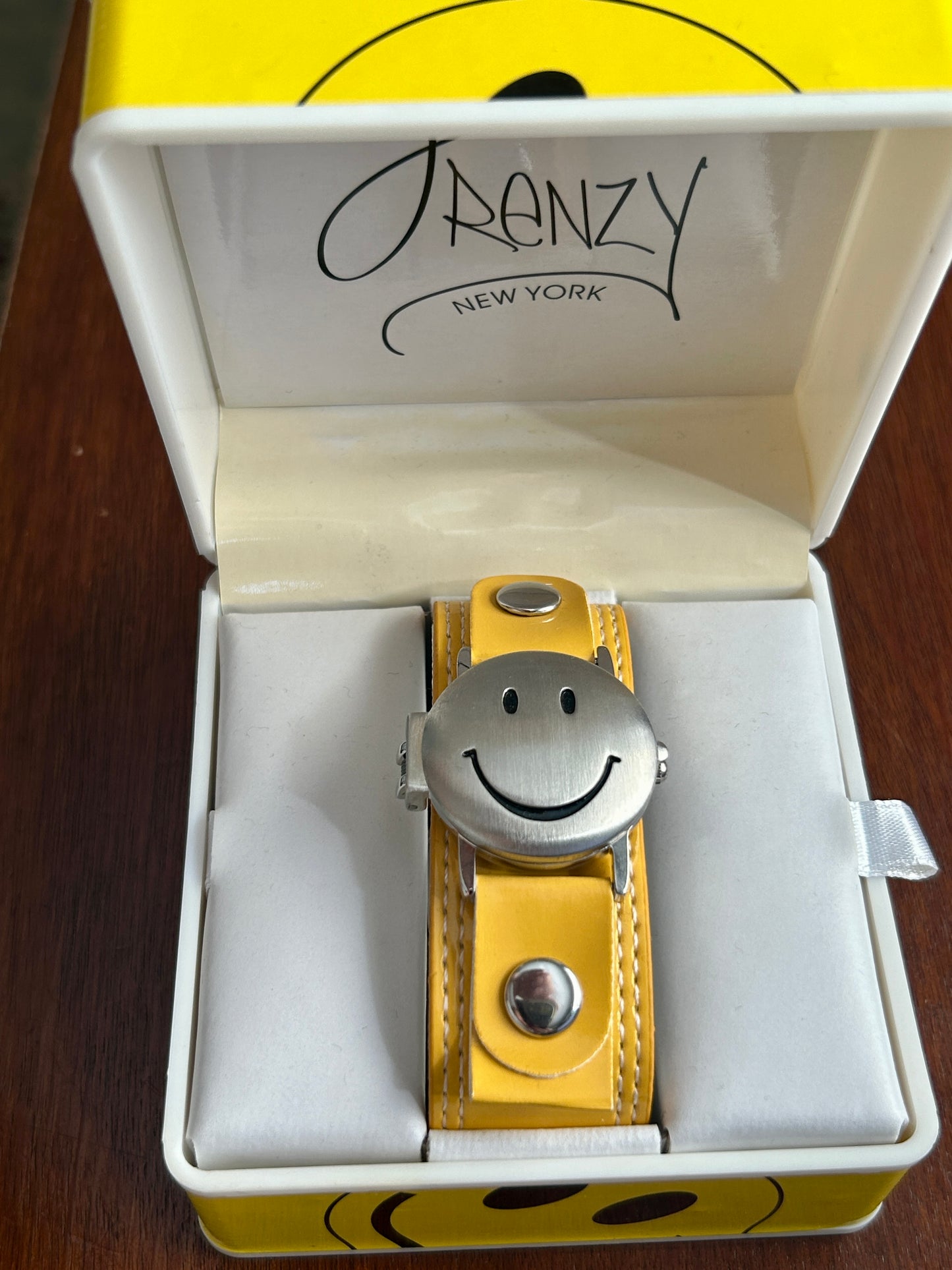 Frenzy New York FR282 Smiley Face Analog Yellow Strap Watch in Box Quartz