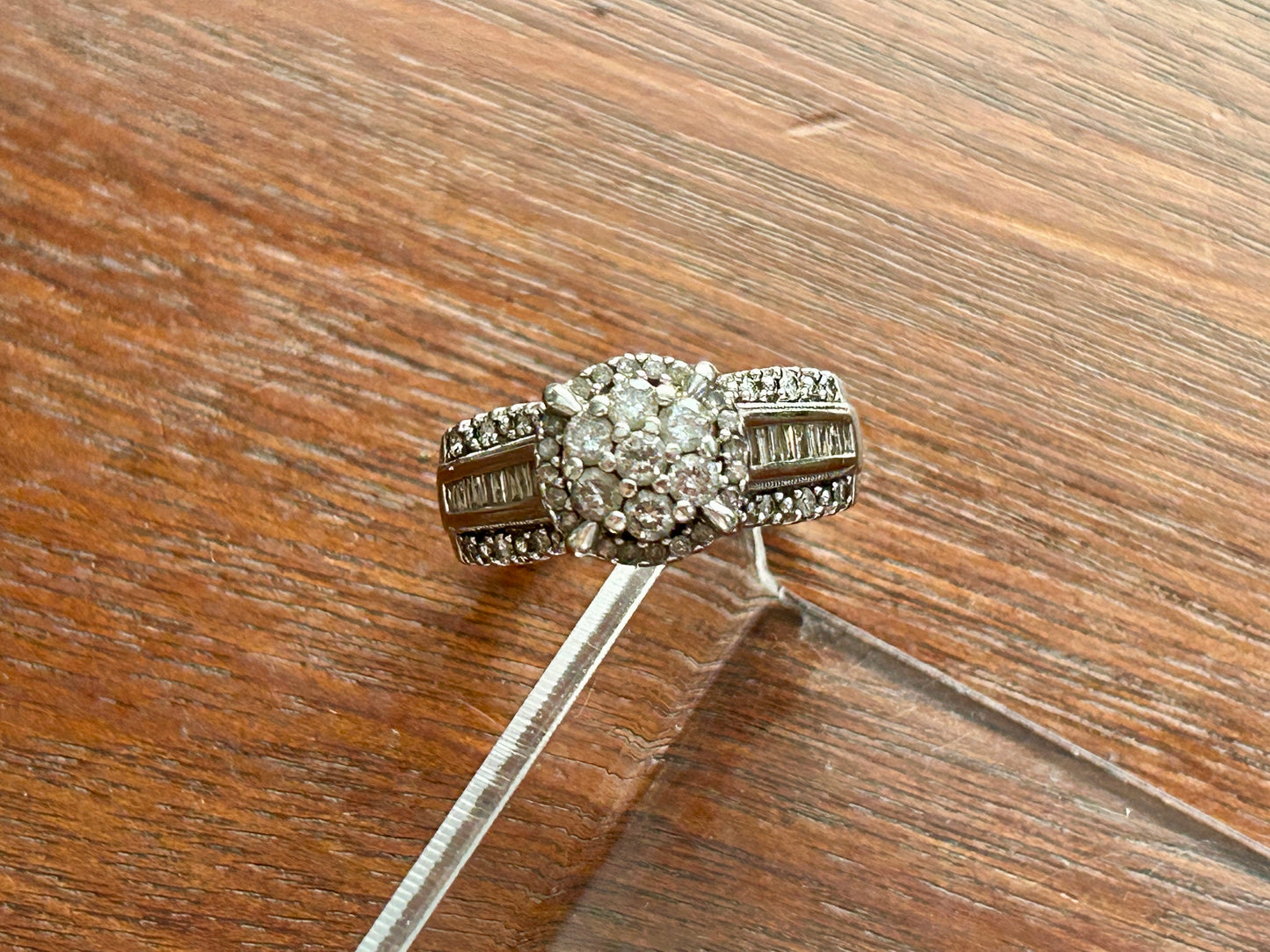 10k White Gold 1ctw Diamond Cluster Ring Sz 7.75 Signed ZEI Baguette Round