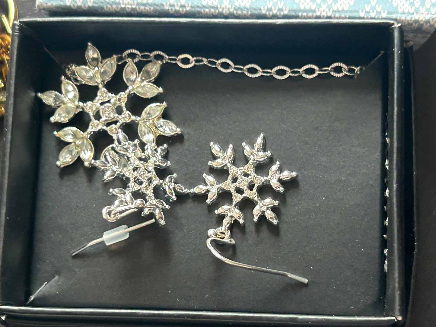 Contemporary Avon Winter Theme Jewelry Lot Snowflakes Snowmen Brooch Earrings