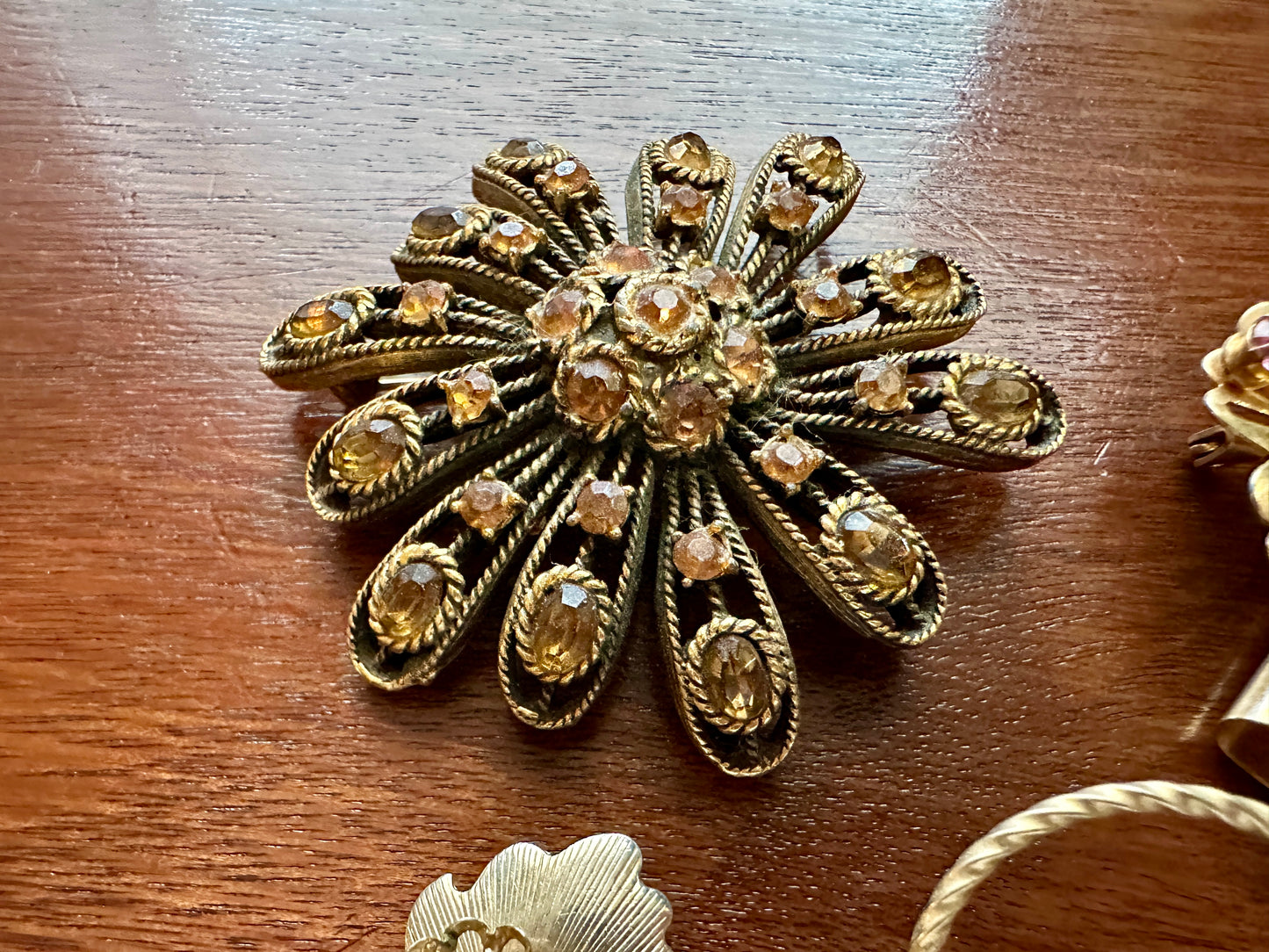 Vintage Gold Tone Large Rhinestone Brooch Pins Brooches Basket Flower Starburst