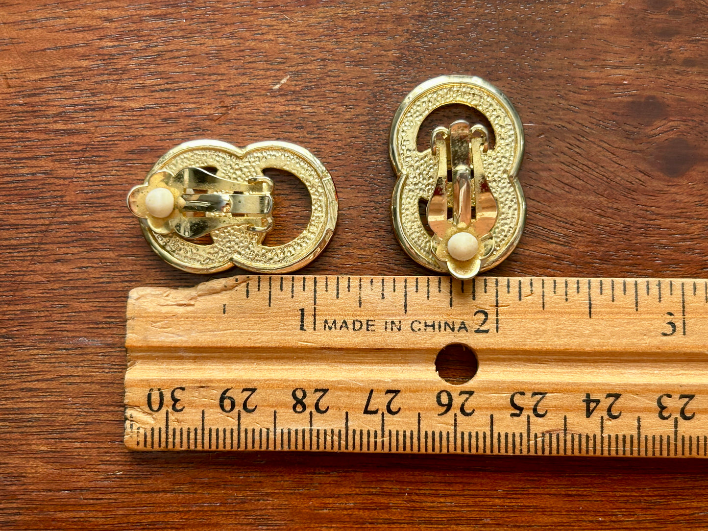 Vintage 80s Gold Tone Red Enamel Clip On Earrings