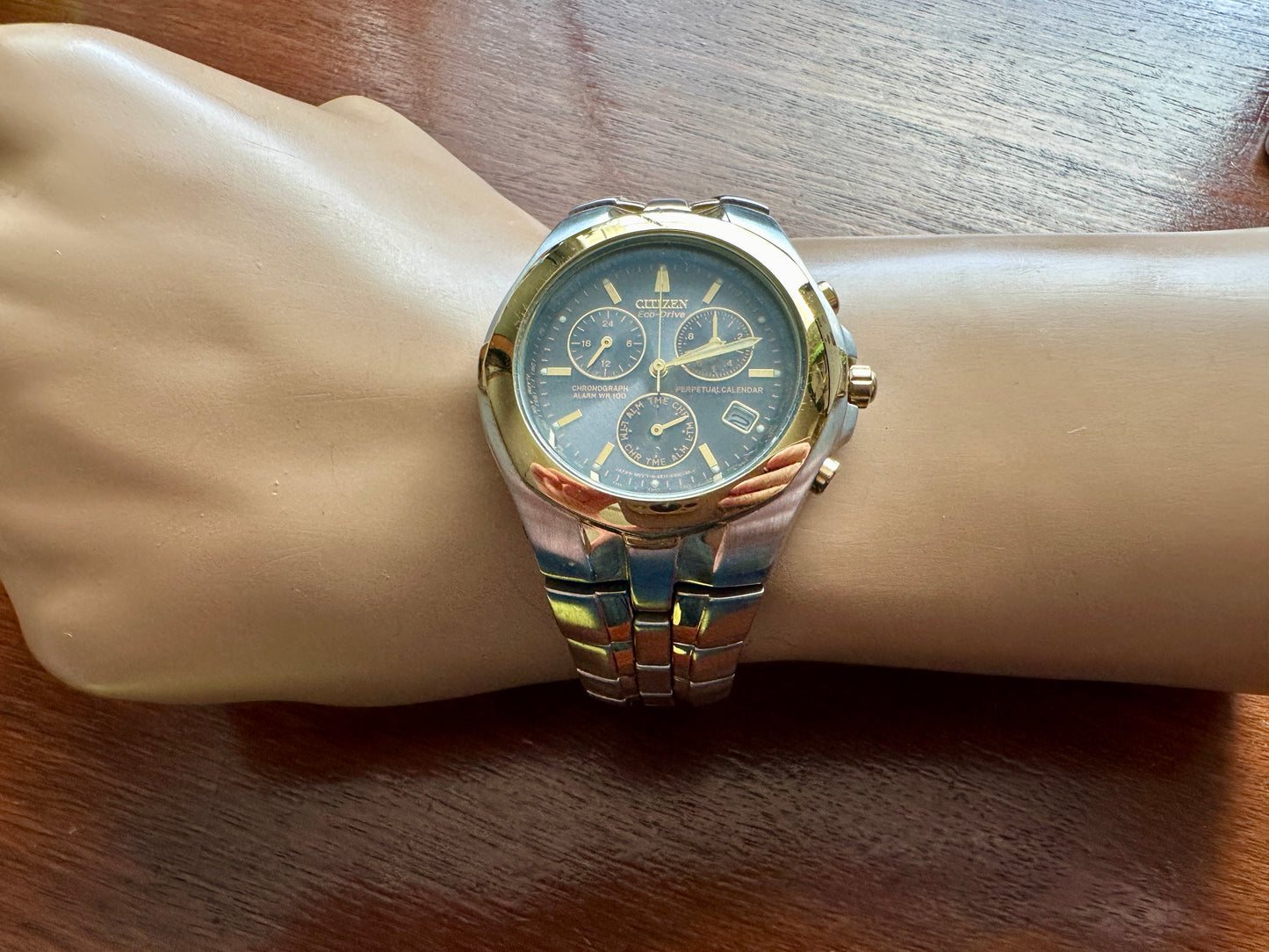 Citizen Eco-Drive E812-K001218 Perpetual Chronograph Alarm Silver/Gold Tone