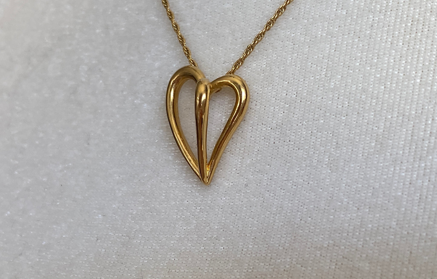 Vintage Gold Tone Metal Heart Cage Chain Necklace Pendant