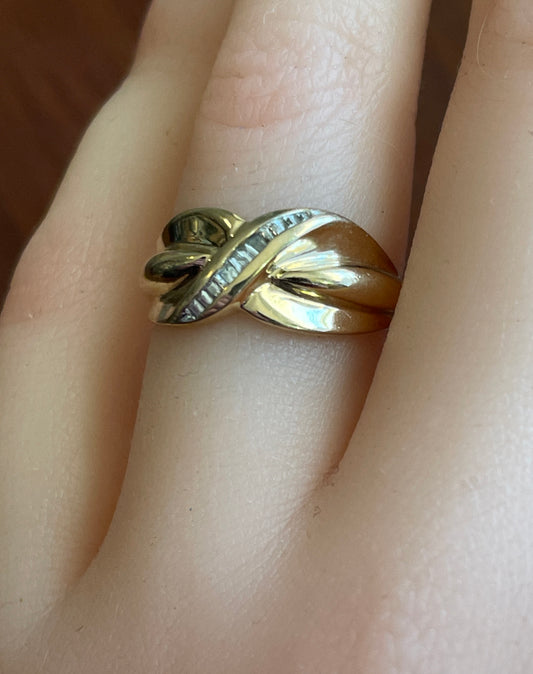 Vintage 10k Yellow Gold Ring Sz 6.5 Baguette Diamond Accent Band