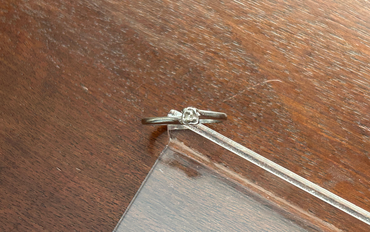 10k White Gold Diamond Accent Ring Sz 5.75